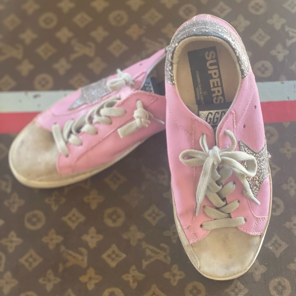 GOLDEN GOOSE